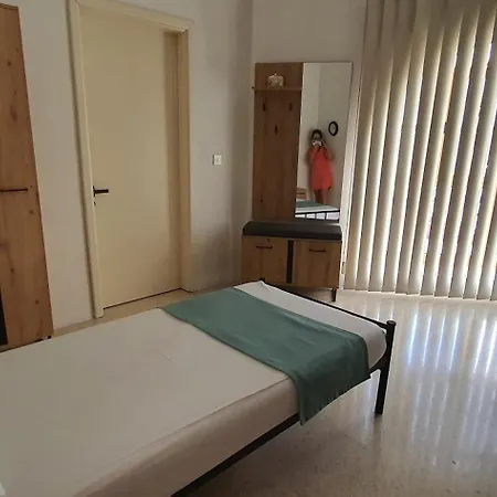 Central Studio Apartment Santa Venera