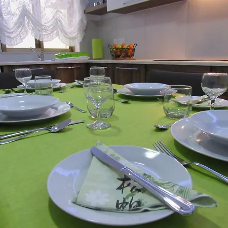 Central Studio Apartment Santa Vennera