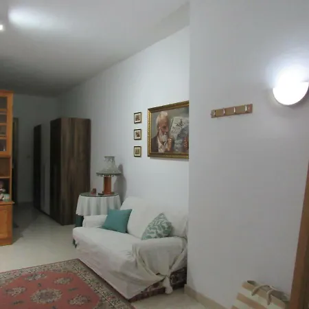 Central Studio Apartment Santa Venera