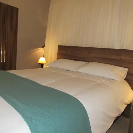 Central Studio Apartment Santa Vennera