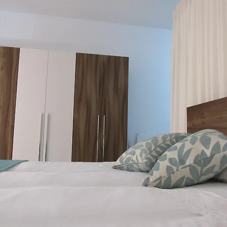 Central Studio Apartment * Santa Vennera