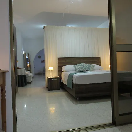 Central Studio Apartment