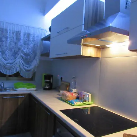 Central Studio Apartment Santa Vennera
