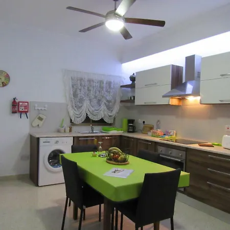 Central Studio Apartment