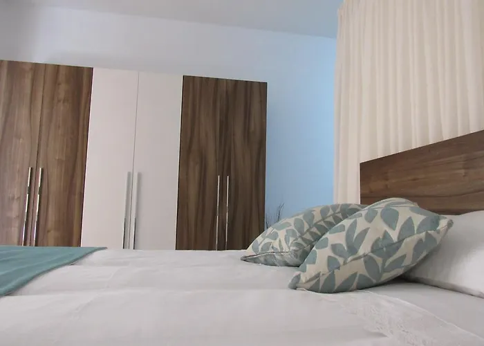 Central Studio Apartment * Santa Vennera