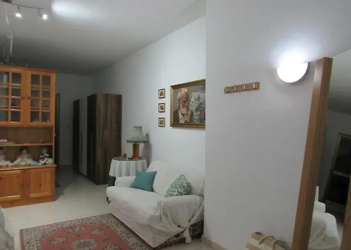 Central Studio Apartment Santa Vennera